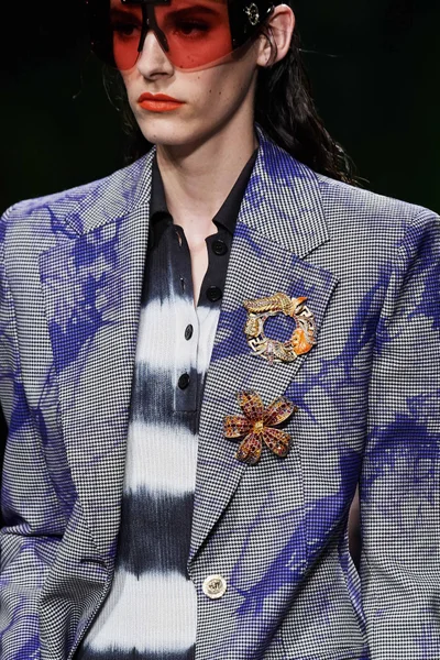 Look 93